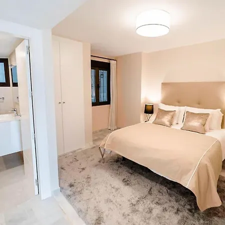 아파트 Bright Duplex In Puerto Banus With Marina Views 마르베야